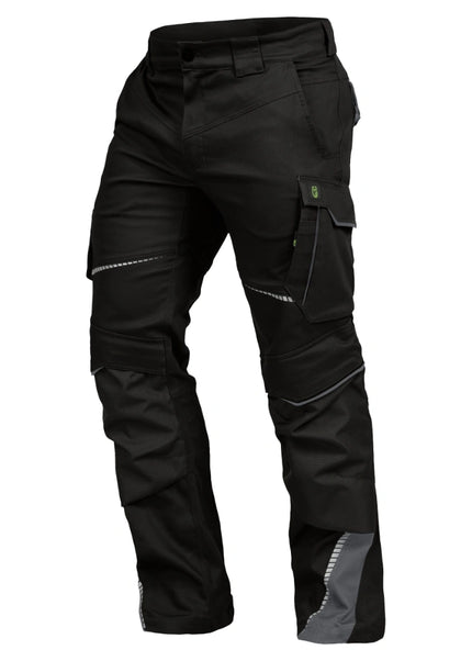 Schwarze Leibwächter FLEX Bundhose aus Baumwoll-Polyester-Elasthan mit Cargotaschen, Kniepolstertaschen und Reflektoren.